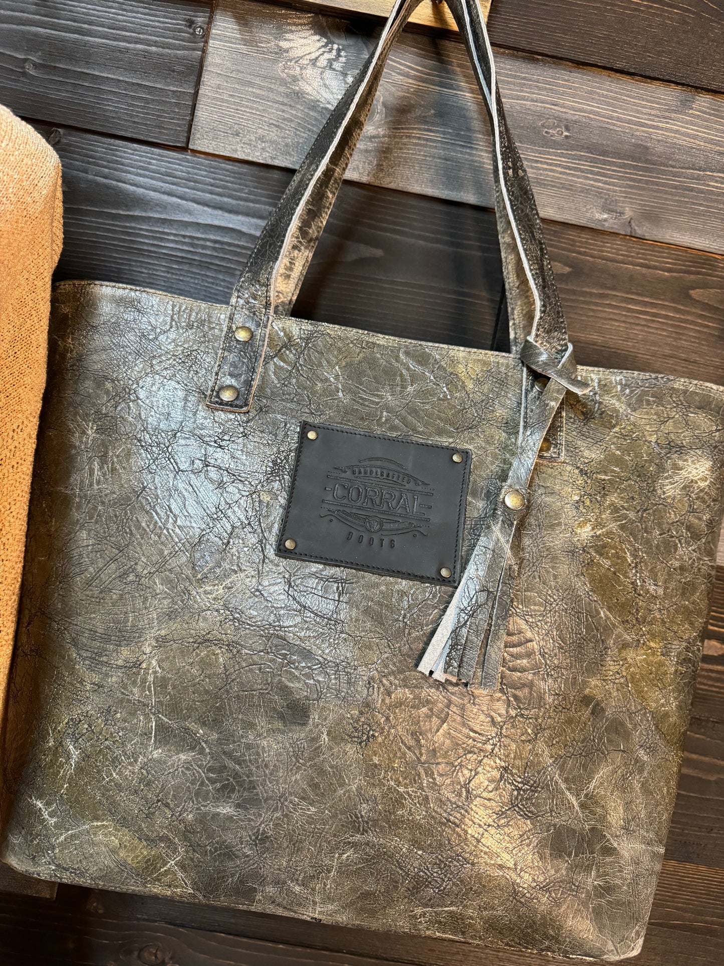Corral Tote Blk/Silver D1288