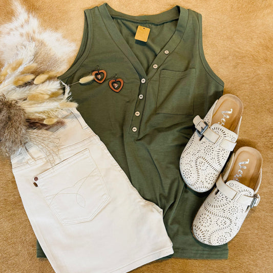Bone Western Stitch Shorts