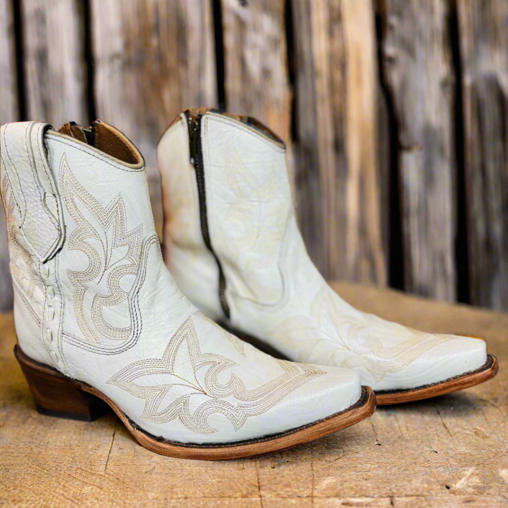 Pearl Cowgirl