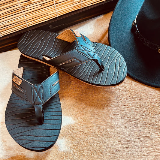 880 BLK WAVERUNNER FLOJOS