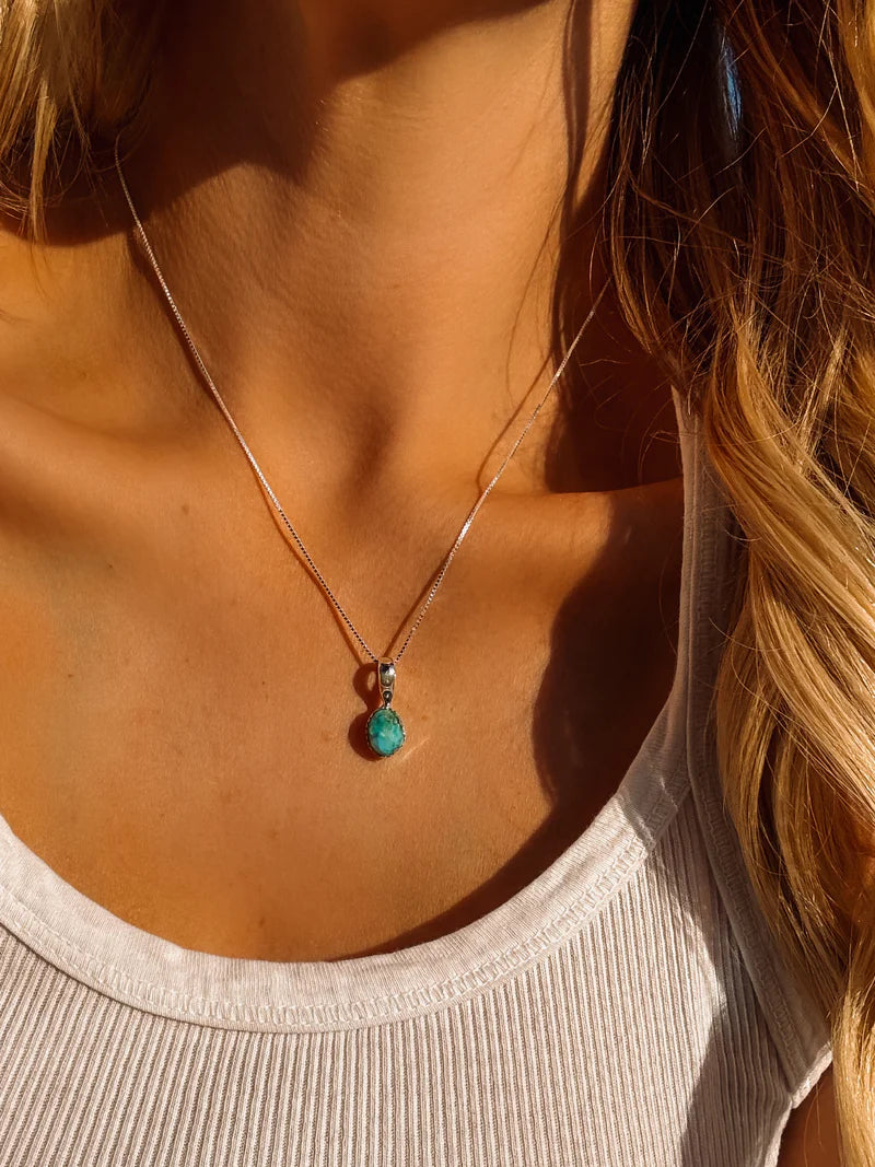 Strait Turquoise Necklace