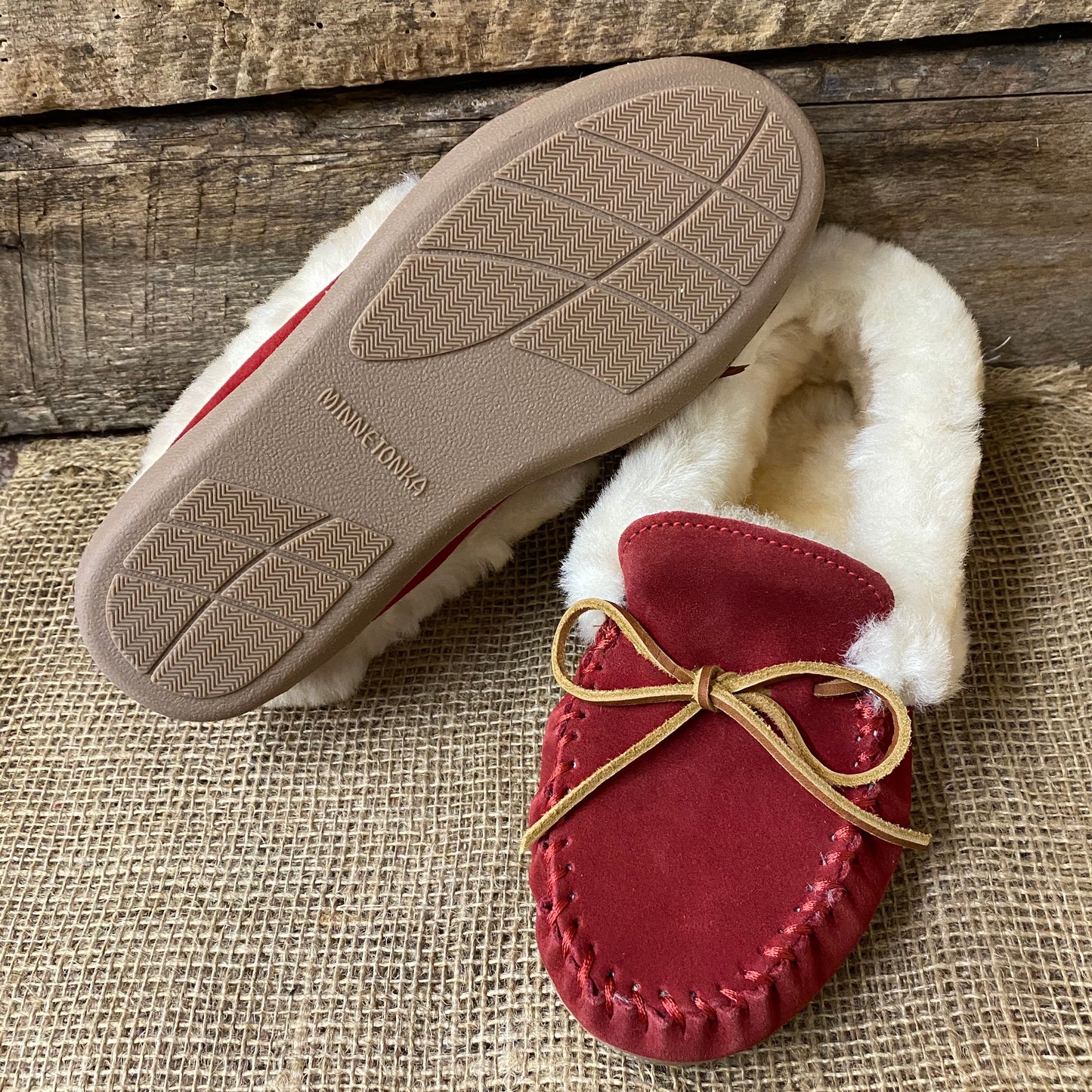 3376 Minnetonka Slippers
