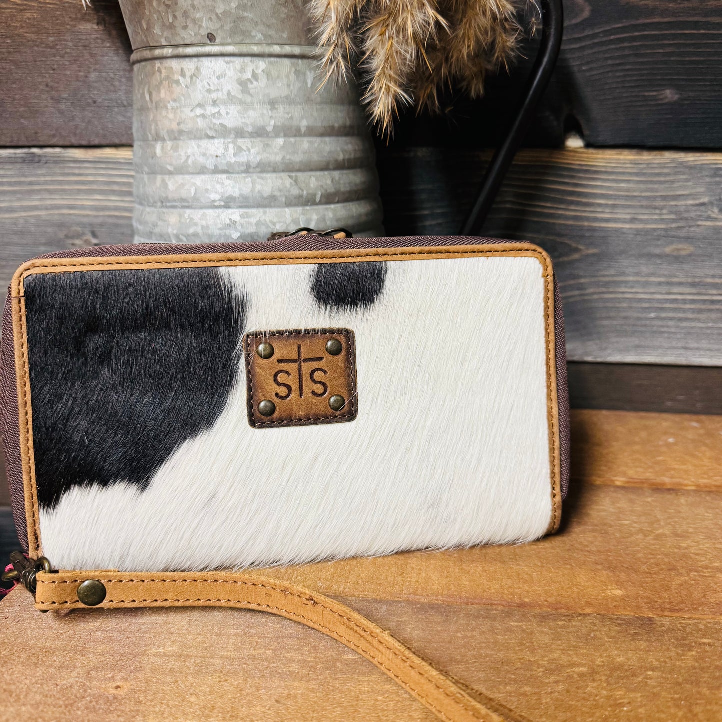 STS62742 COWHIDE ORGANIZER