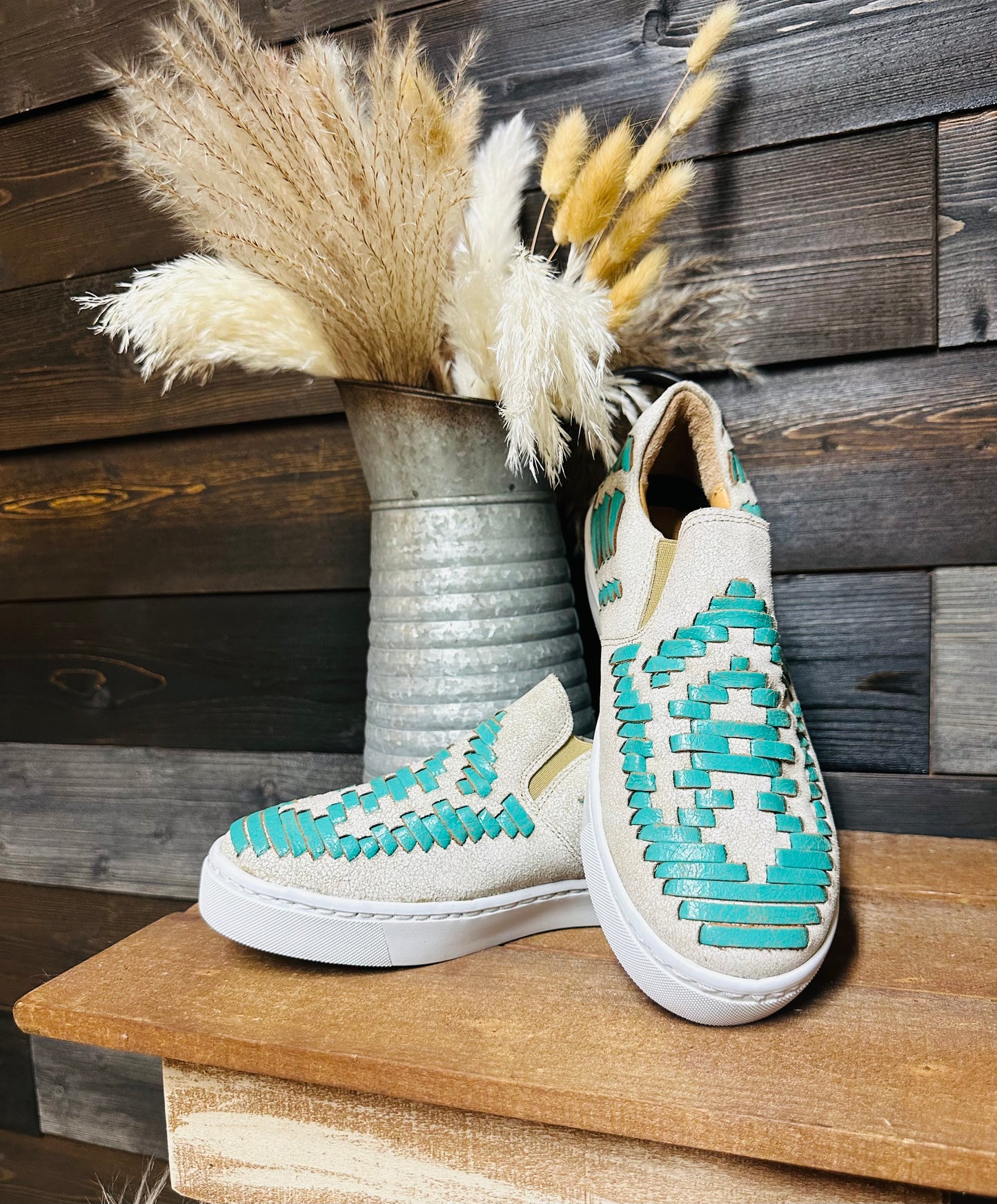 DAKOTA TURQUOISE SNEAKERS