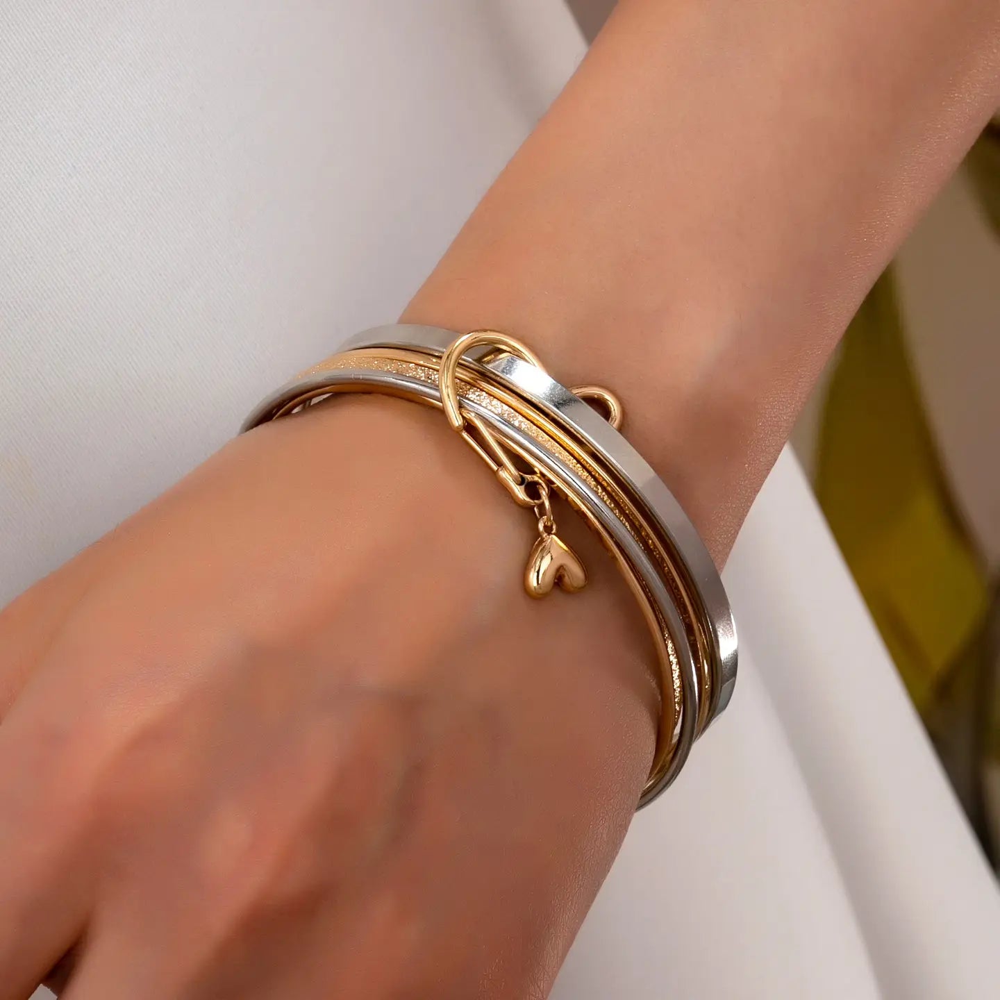 Heart Linked Bangle